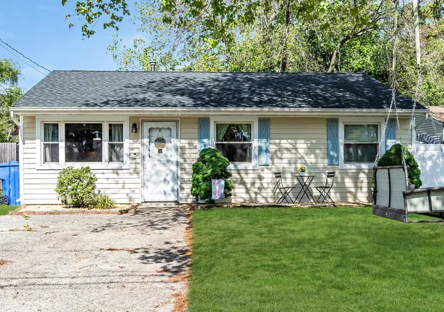Photo 2 of Sale Pending at 530 Alfred Ln, Toms River, NJ 08753 | MLS# 22628357 | Listing updated on 2026-09-17