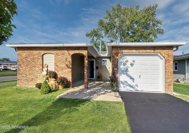 Photo 1 of Single family home for sale at 27 Rossetti Ct, Brick, NJ 08724 | MLS# 22628851 | Listing updated on 2026-09-27