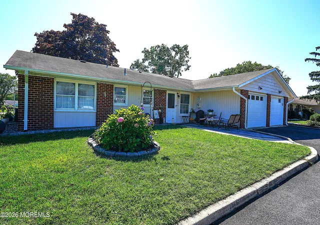 Photo 1 of Single family home for sale at 1075d Argyll Cir #1004, Lakewood, NJ 08701 | MLS# 22628497 | Listing updated on 2026-09-22
