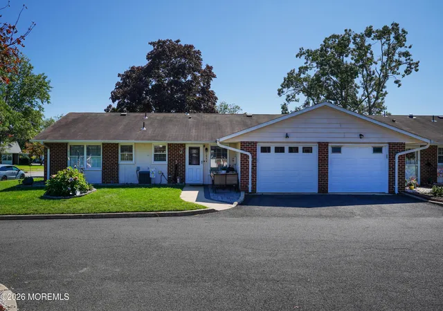 Photo 3 of Single family home for sale at 1075d Argyll Cir #1004, Lakewood, NJ 08701 | MLS# 22628497 | Listing updated on 2026-09-22