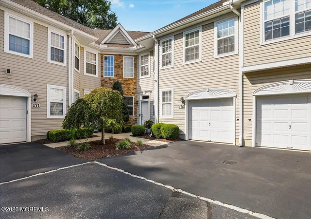 Photo 4 of Condo for sale at 170 Shinnecock Dr, Manalapan, NJ 07726 | MLS# 22628373 | Listing updated on 2026-09-30