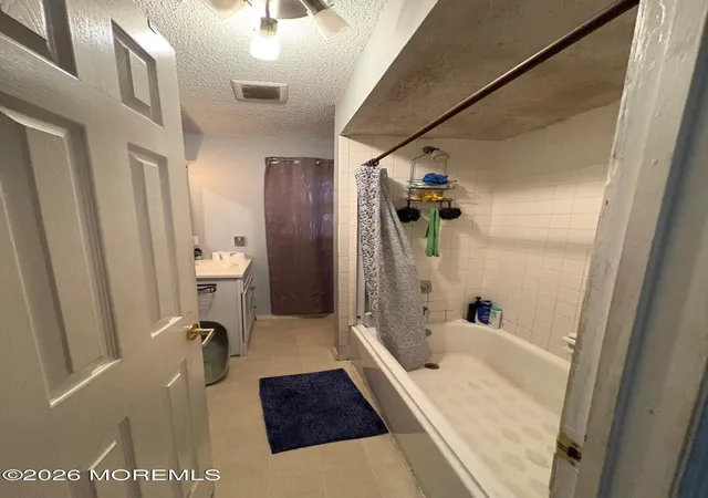 Photo 4 of Single family home for sale at 252 Clearstream Rd, Jackson, NJ 08527 | MLS# 22628395 | Listing updated on 2026-09-09