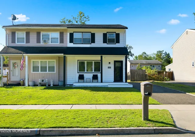 Photo 1 of Single family home for sale at 814 Maple St, Lakehurst, NJ 08733 | MLS# 22628397 | Listing updated on 2026-09-15