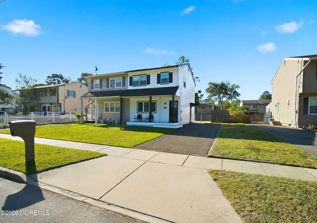 Photo 3 of Single family home for sale at 814 Maple St, Lakehurst, NJ 08733 | MLS# 22628397 | Listing updated on 2026-09-15
