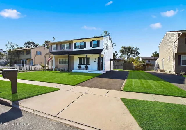 Photo 3 of Single family home for sale at 814 Maple St, Lakehurst, NJ 08733 | MLS# 22628397 | Listing updated on 2026-09-17