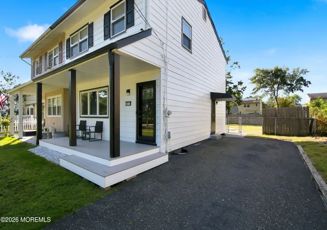 Photo 4 of Single family home for sale at 814 Maple St, Lakehurst, NJ 08733 | MLS# 22628397 | Listing updated on 2026-09-17