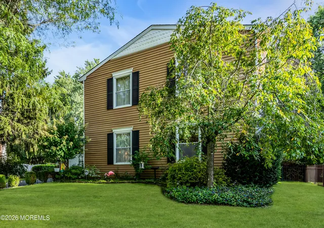 Photo 3 of Single family home for sale at 16 Hearth Ct, Howell, NJ 07731 | MLS# 22628435 | Listing updated on 2026-09-11