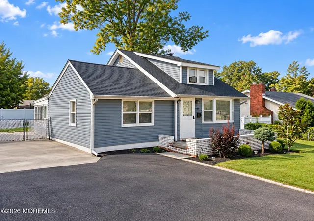Photo 2 of Sale Pending at 969 Woodcrest Dr, Keyport, NJ 07735 | MLS# 22628528 | Listing updated on 2026-09-23