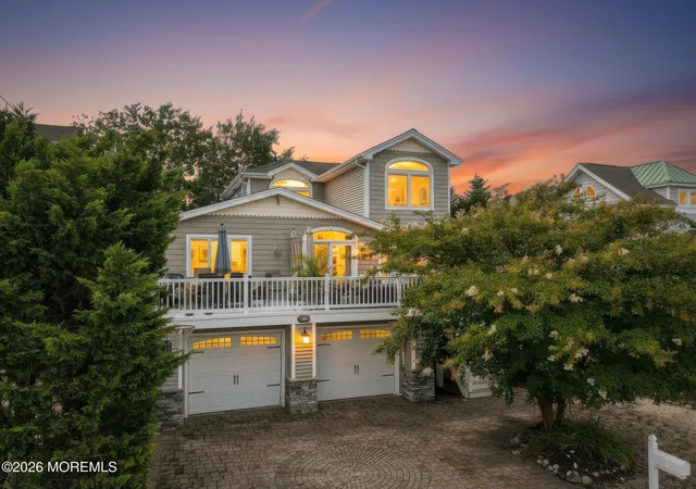 Photo 1 of Single family home for sale at 256 W 10th Street, Ship Bottom, NJ 08008 | MLS# 22628589 | Listing updated on 2026-10-19