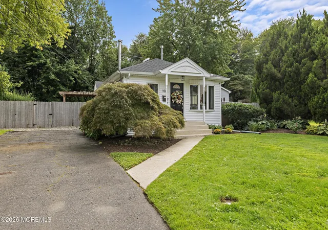 Photo 3 of Single family home for sale at 108 Hamilton Ave, Leonardo, NJ 07737 | MLS# 22628914 | Listing updated on 2026-10-04
