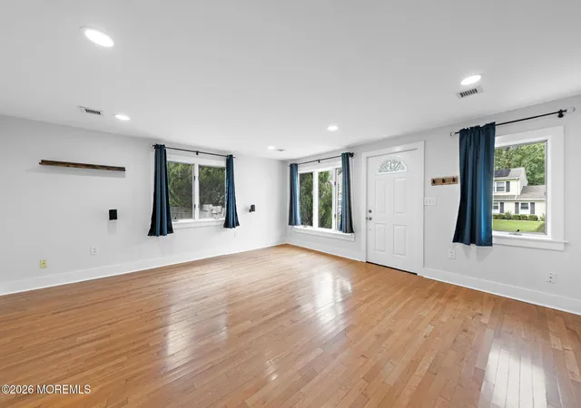 Photo 4 of Single family home for sale at 108 Hamilton Ave, Leonardo, NJ 07737 | MLS# 22628914 | Listing updated on 2026-10-04