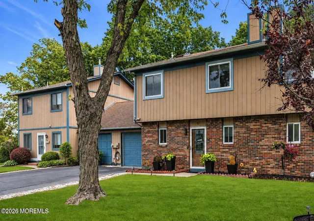 Photo 2 of Sale Pending at 6 Swallow Ln, Howell, NJ 07731 | MLS# 22628473 | Listing updated on 2026-09-29