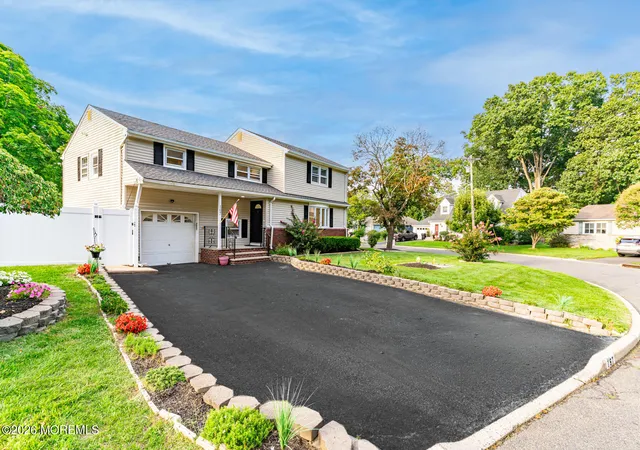 Photo 2 of Single family home for sale at 167 Crestview Dr, Middletown, NJ 07748 | MLS# 22628798 | Listing updated on 2026-10-07