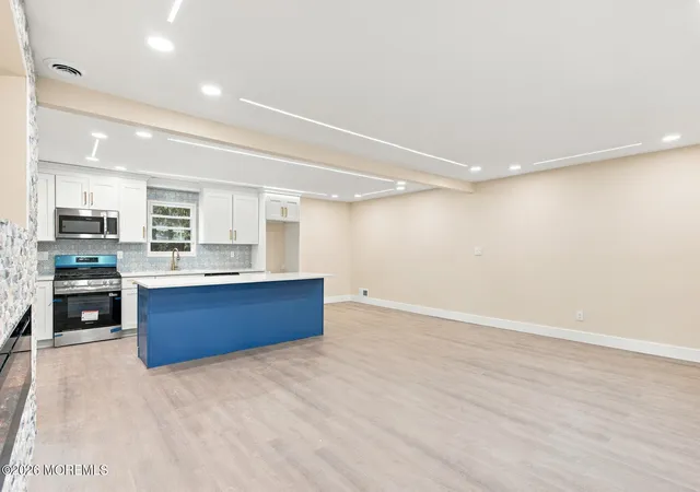Photo 3 of Single family home for sale at 167 Crestview Dr, Middletown, NJ 07748 | MLS# 22628798 | Listing updated on 2026-10-28