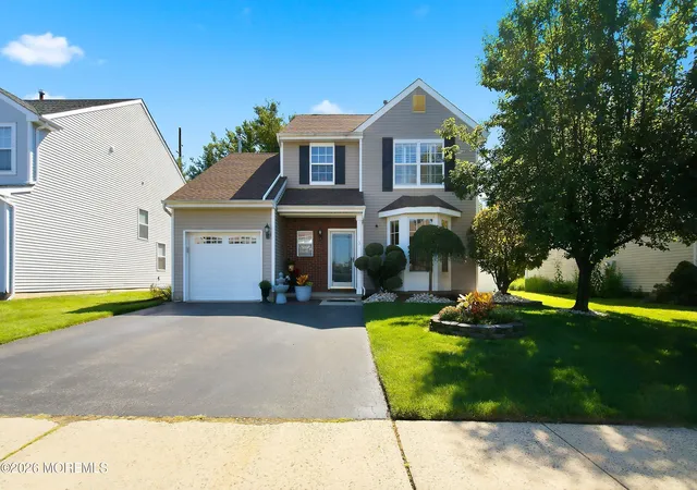 Photo 1 of Single family home for sale at 3 Skyline Dr, Hazlet, NJ 07730 | MLS# 22628494 | Listing updated on 2026-09-15