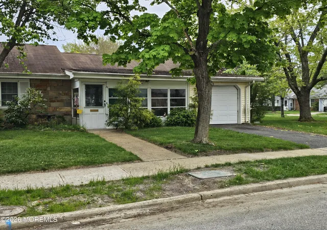 Photo 3 of Single family home for sale at 61a Hedge Dr, Lakewood, NJ 08701 | MLS# 22628656 | Listing updated on 2026-09-17
