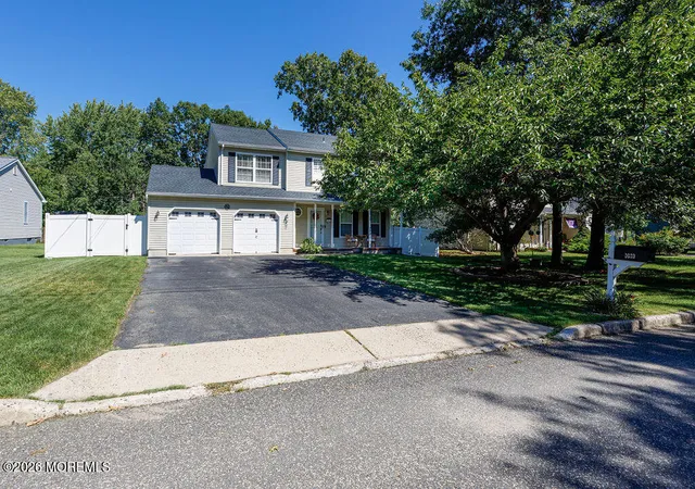 Photo 2 of Single family home for sale at 1010 Mariner Ave, Manahawkin, NJ 08050 | MLS# 22628563 | Listing updated on 2026-10-06