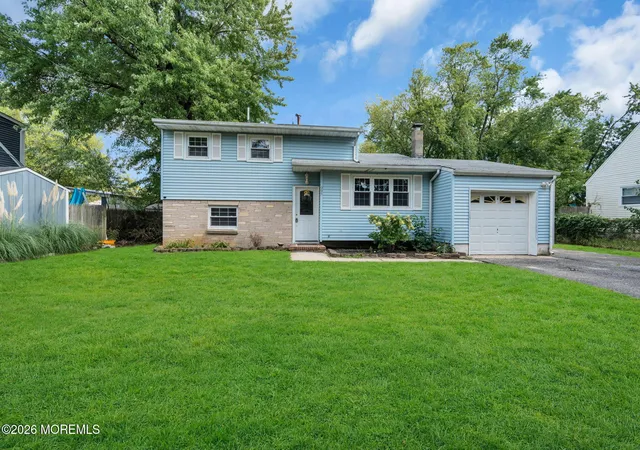 Photo 1 of Single family home for sale at 995 Hunt Dr, Toms River, NJ 08753 | MLS# 22628542 | Listing updated on 2026-09-10