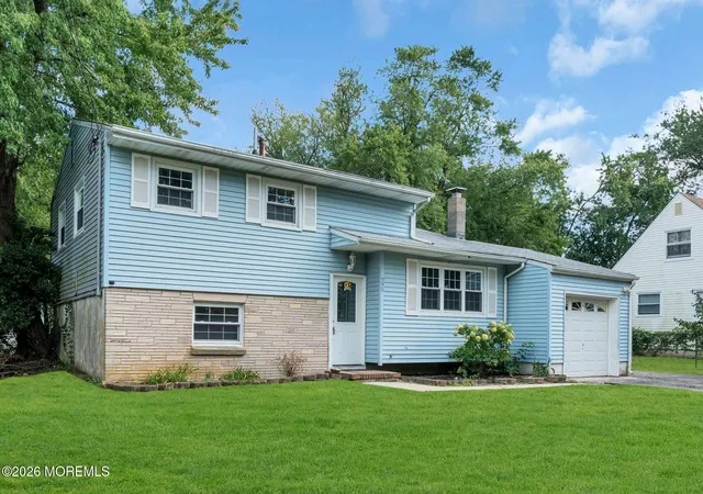 Photo 2 of Single family home for sale at 995 Hunt Dr, Toms River, NJ 08753 | MLS# 22628542 | Listing updated on 2026-09-10