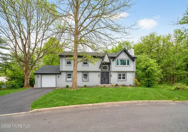 Photo 2 of Single family home for sale at 6 Storer Ct, Morganville, NJ 07751 | MLS# 22629071 | Listing updated on 2026-10-05