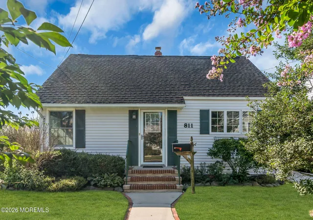 Photo 1 of Sale Pending at 811 Claridge Dr, Spring Lake, NJ 07762 | MLS# 22628745 | Listing updated on 2026-09-24