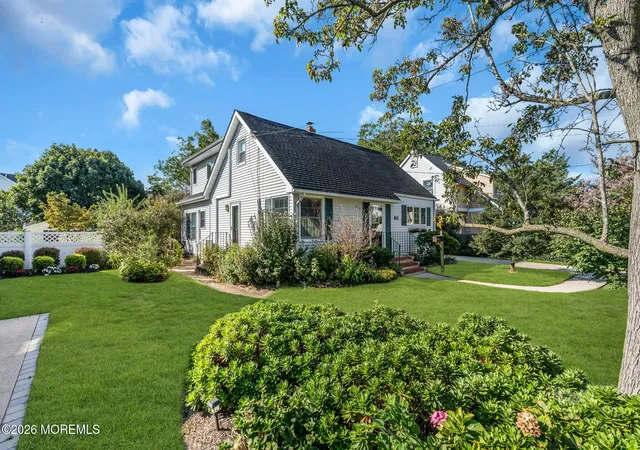 Photo 4 of Sale Pending at 811 Claridge Dr, Spring Lake, NJ 07762 | MLS# 22628745 | Listing updated on 2026-09-24