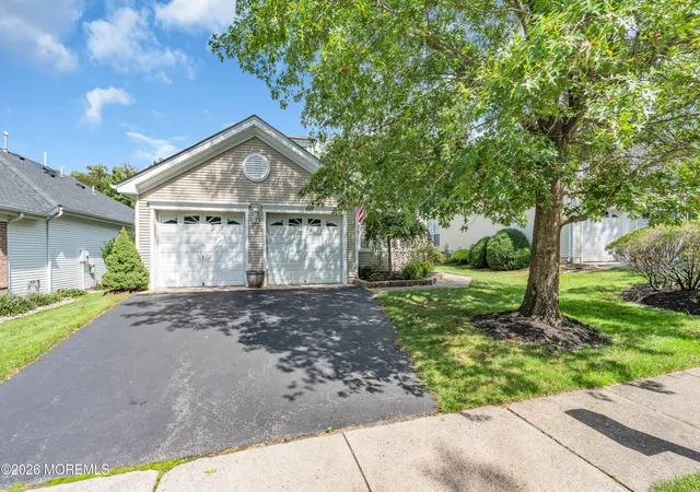 Photo 2 of Single family home for sale at 23 Summerwinds Dr, Lakewood, NJ 08701 | MLS# 22628941 | Listing updated on 2026-09-19