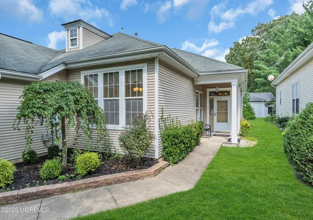 Photo 3 of Single family home for sale at 23 Summerwinds Dr, Lakewood, NJ 08701 | MLS# 22628941 | Listing updated on 2026-09-19