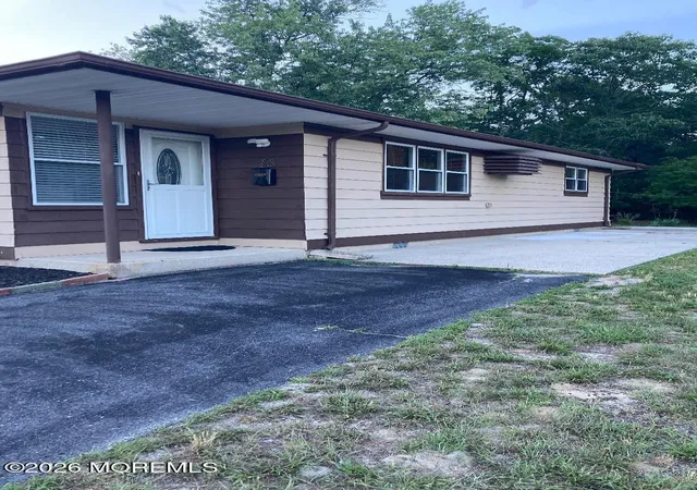 Photo 2 of Single family home for sale at 16 Allaire Dr, Toms River, NJ 08753 | MLS# 22628579 | Listing updated on 2026-09-11