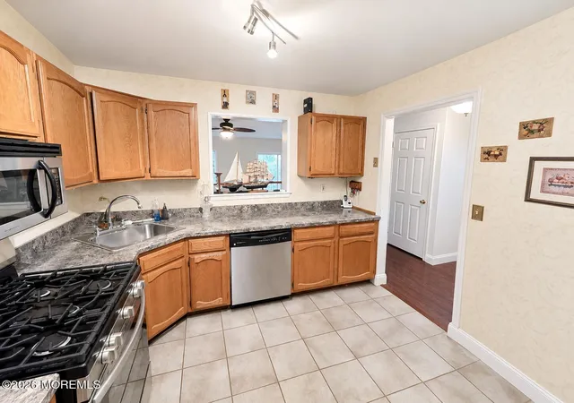 Photo 3 of Single family home for sale at 512 Woodbine Ln, Lakewood, NJ 08701 | MLS# 22628600 | Listing updated on 2026-09-10