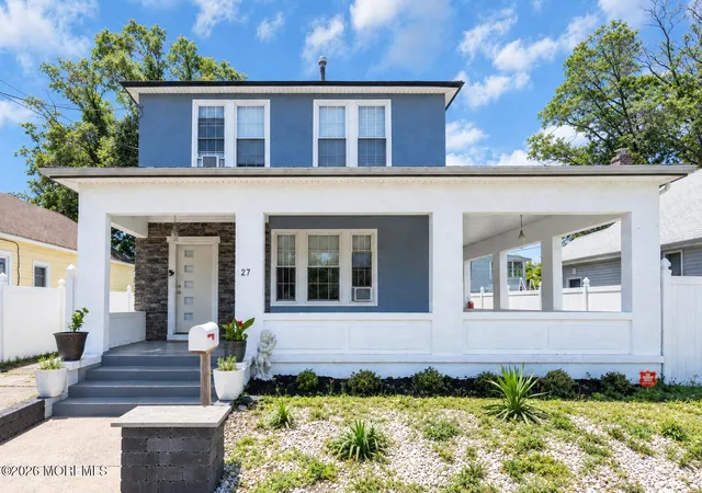 Photo 2 of Single family home for sale at 27 Oakwood Pl, Keansburg, NJ 07734 | MLS# 22628767 | Listing updated on 2026-09-23