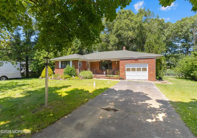 Photo 2 of Single family home for sale at 8 Riccis Dr, Jackson, NJ 08527 | MLS# 22628615 | Listing updated on 2026-10-06