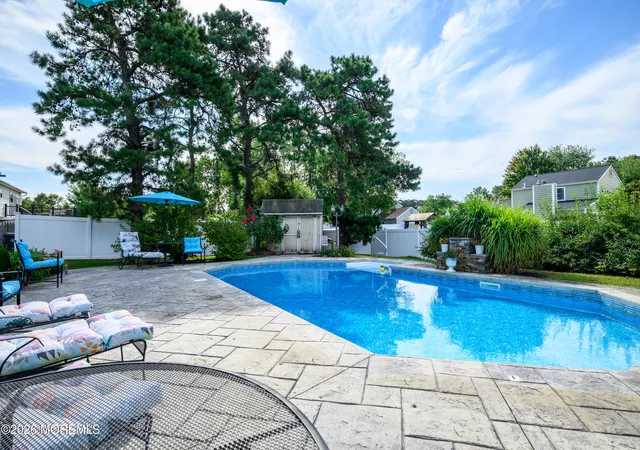 Photo 3 of Single family home for sale at 1109 Verdant Rd, Toms River, NJ 08753 | MLS# 22628649 | Listing updated on 2026-09-16