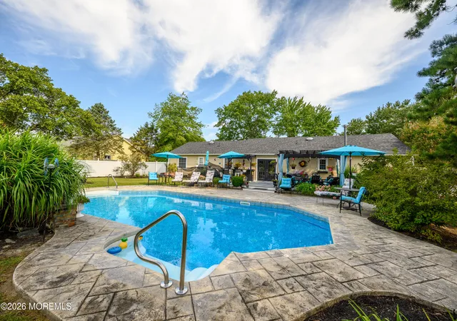 Photo 4 of Single family home for sale at 1109 Verdant Rd, Toms River, NJ 08753 | MLS# 22628649 | Listing updated on 2026-09-16