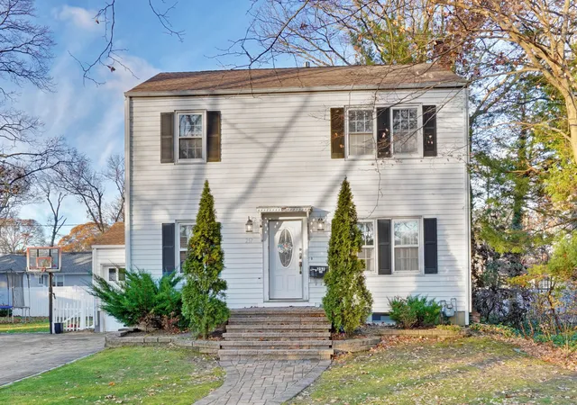 Photo 1 of Single family home for sale at 257 Lawrence Ave, Oakhurst, NJ 07755 | MLS# 22628687 | Listing updated on 2026-09-11