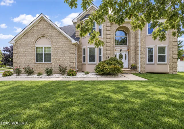Photo 3 of Single family home for sale at 5 Shinnecock Hills Dr, Asbury Park, NJ 07712 | MLS# 22628696 | Listing updated on 2026-10-05