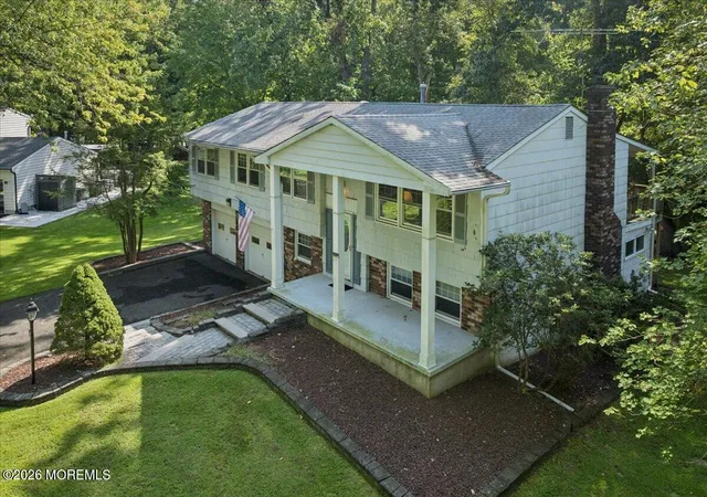 Photo 3 of Single family home for sale at 16 Coventry Ct, Manalapan, NJ 07726 | MLS# 22628729 | Listing updated on 2026-09-24