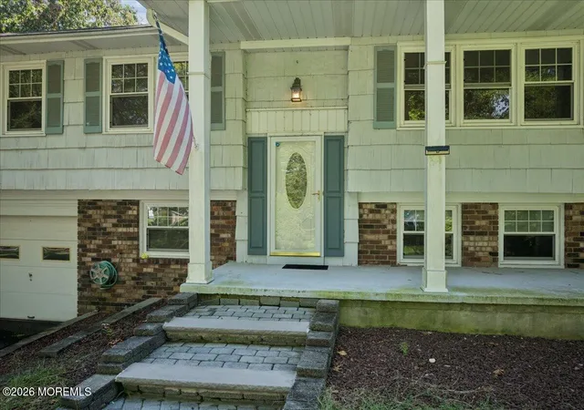 Photo 3 of Single family home for sale at 16 Coventry Ct, Manalapan, NJ 07726 | MLS# 22628729 | Listing updated on 2026-09-24