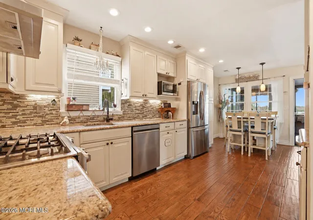 Photo 4 of Sale Pending at 45 Florence Ave, Leonardo, NJ 07737 | MLS# 22629242 | Listing updated on 2026-10-05