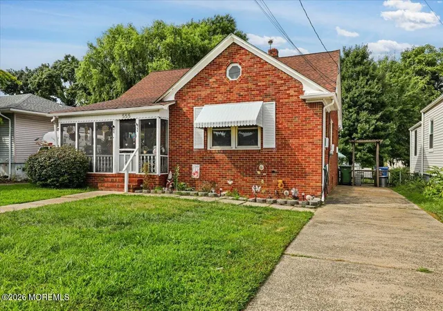 Photo 3 of Single family home for sale at 555 Main St, Sayreville, NJ 08872 | MLS# 22628722 | Listing updated on 2026-09-21
