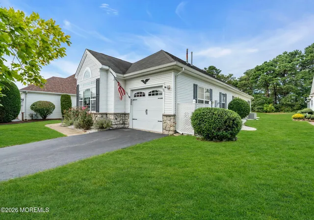 Photo 4 of Single family home for sale at 30 Arcadia Dr, Manchester Township, NJ 08759 | MLS# 22629809 | Listing updated on 2026-09-29