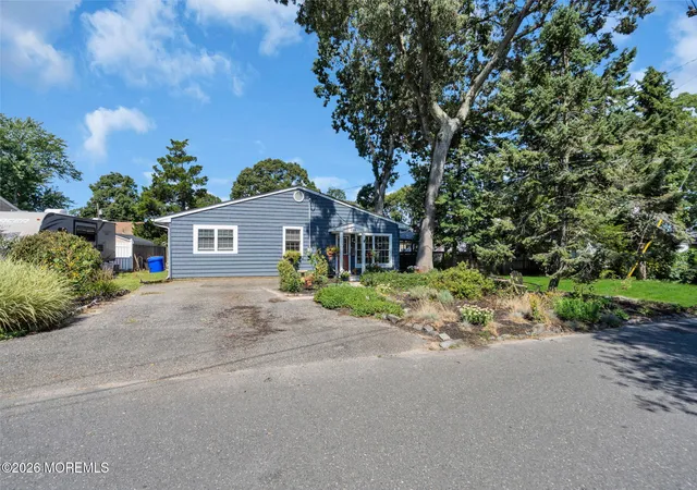 Photo 2 of Single family home for sale at 594 Robinhood Rd, Brick, NJ 08724 | MLS# 22628764 | Listing updated on 2026-09-27