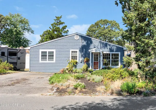 Photo 3 of Single family home for sale at 594 Robinhood Rd, Brick, NJ 08724 | MLS# 22628764 | Listing updated on 2026-09-27