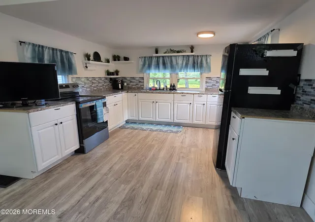 Photo 3 of Manufactured home for sale at 17 Gary Ave, Hazlet, NJ 07730 | MLS# 22629594 | Listing updated on 2026-09-18