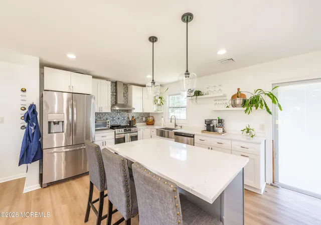 Photo 3 of Single family home for sale at 321 Myrtle St, Cliffwood, NJ 07721 | MLS# 22628771 | Listing updated on 2026-09-27