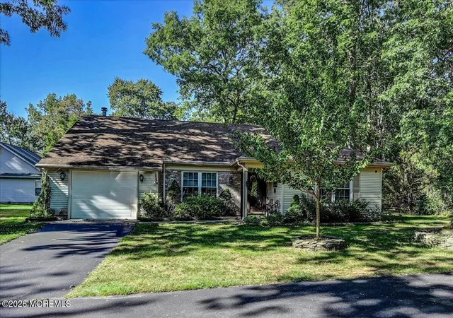 Photo 1 of Single family home for sale at 520 N Petunia Ln, Whiting, NJ 08759 | MLS# 22629725 | Listing updated on 2026-10-29