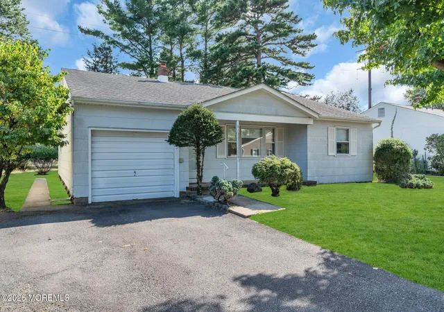 Photo 3 of Single family home for sale at 297 Westbrook Dr, Toms River, NJ 08757 | MLS# 22628913 | Listing updated on 2026-09-14