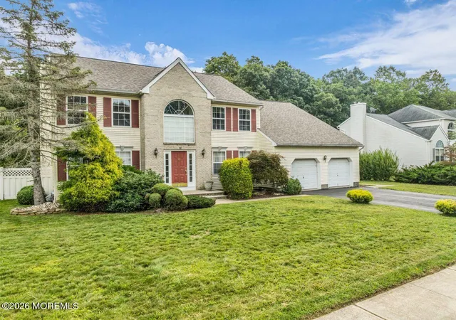 Photo 2 of Single family home for sale at 383 Meadowood Rd, Jackson, NJ 08527 | MLS# 22628842 | Listing updated on 2026-09-24