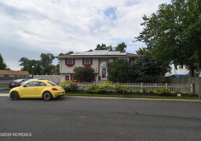 Photo 3 of Single family home for sale at 902 10th Street, Union Beach, NJ 07735 | MLS# 22628850 | Listing updated on 2026-10-07