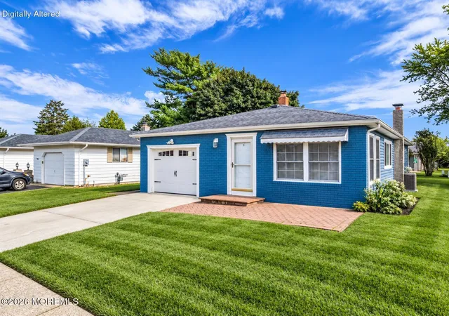 Photo 2 of Single family home for sale at 7 Ravenna Ct, Toms River, NJ 08757 | MLS# 22628900 | Listing updated on 2026-10-04